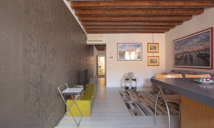 Cannaregio Apartment | Your Luxury Loft in Heart of Venice!Great discount during Autumn/Winter season!