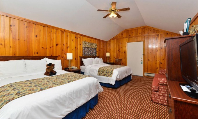 Cody House | Your Old West Adventure Awaits! 2 Family-Friendly Units, Pool, FREE Parking!
