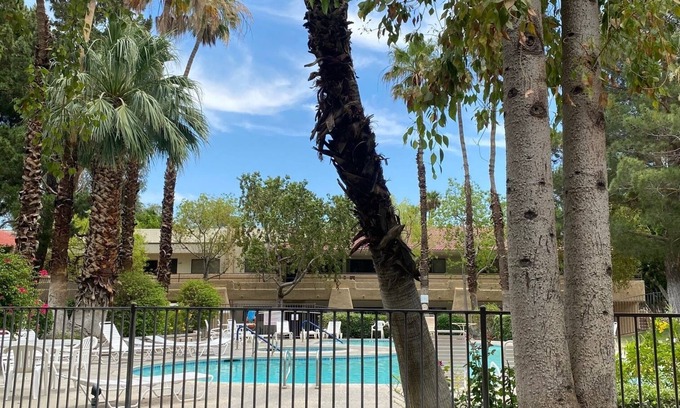 Racquet Club West Condo | Your own little zen retreat in Palm Springs