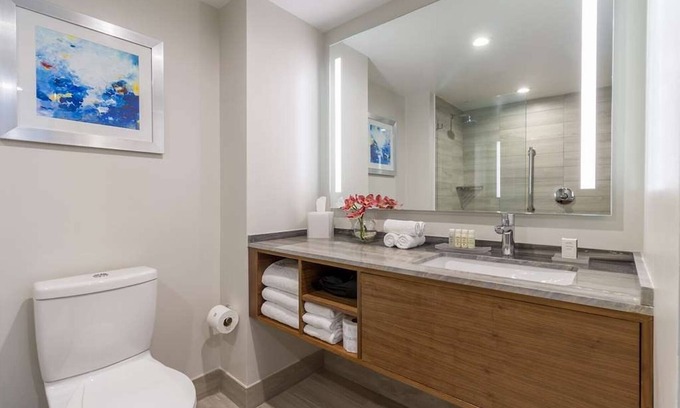Central Beach Resort | Your Relaxing Getaway Awaits! 2 Pleasant Units, Onsite Infinity Pool!