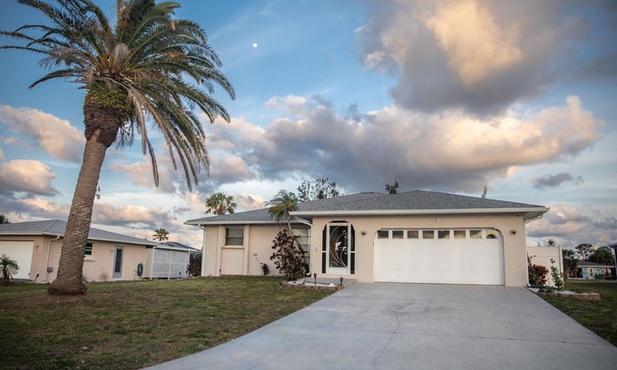 Oakland Hills House | Your serene escape - Modern, cozy, and close to the beach.