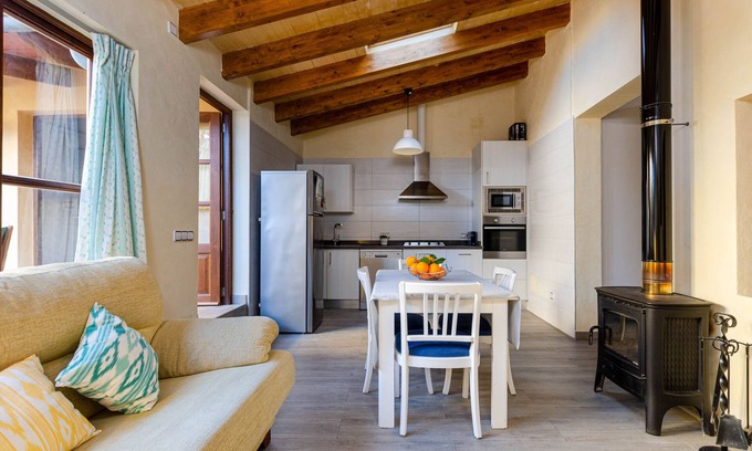 Maria de la Salut House | YourHouse Arraval, lovely house with Jacuzzi and terrace in a quiet town