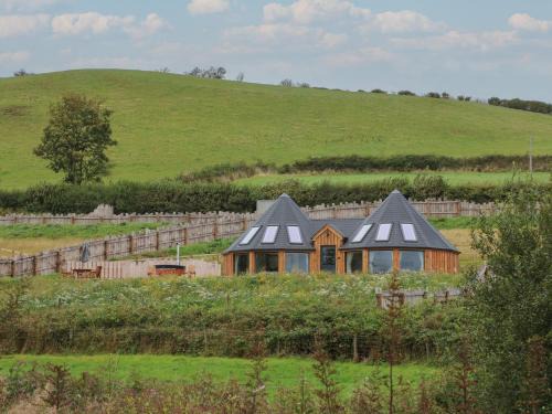 Cribyn House | Yr Awen