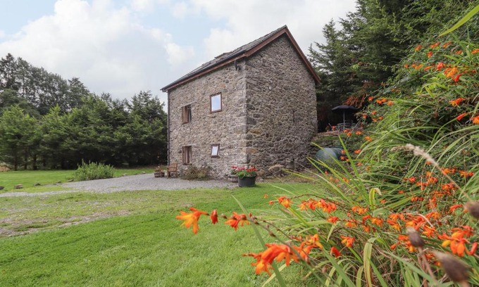 Oswestry House | Yr Hen Felin