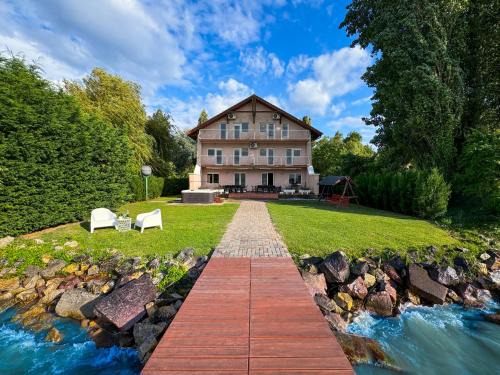 Balatonszarszo Villa | Zöldpart Villa