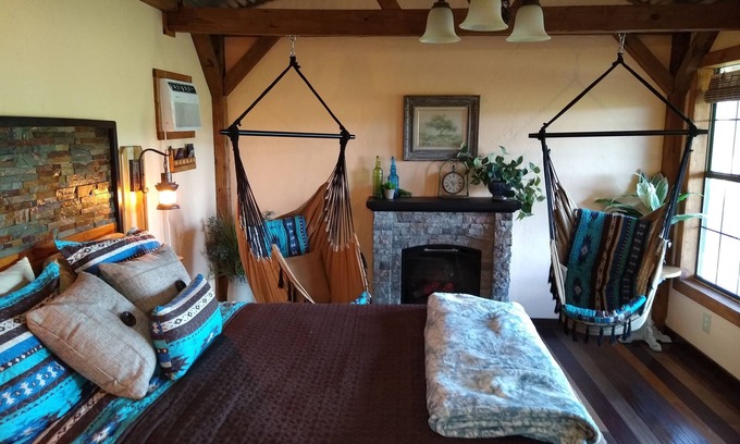 Ingram Apartment | Zannabella BNB Scenic Sunrise Tiny Cabin includes gourmet breakfast