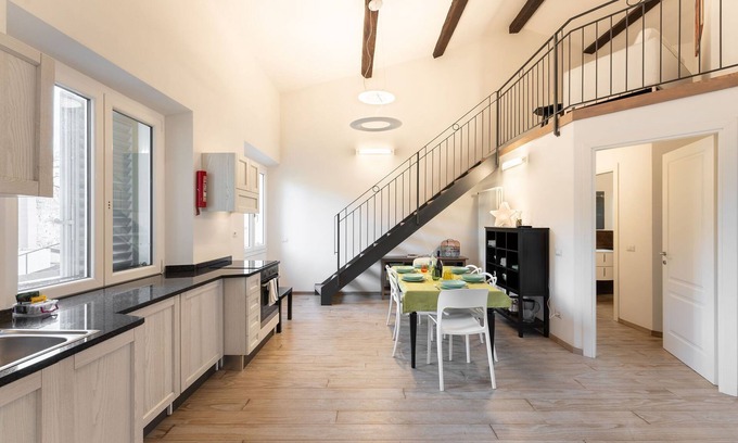 Duomo Apartment | Zannetti 303 Medici - Three Bedroom Apartment, Sleeps 6