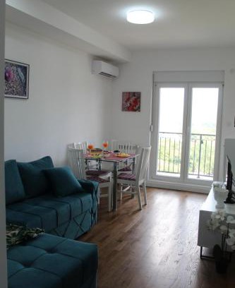 Kragujevac Apartment | Zara Lux Panorama