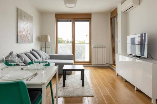 Zemun Apartment | Zemun Luxury - Comfortable, workspace, quiet, free parking, Netflix