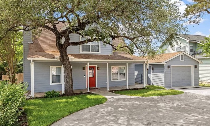 Apache Shores House | Zen Austin Home with a Cozy Tree House
