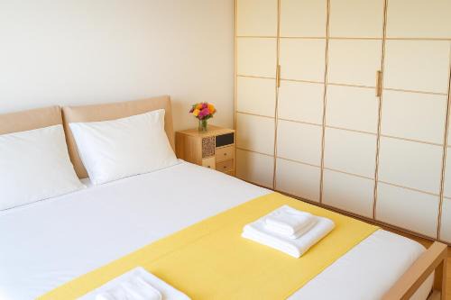 Pero Apartment | Zen Garden House - in front of the metro