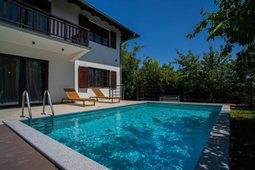 Vozdovac Villa | Zen Spa Villa Belgrade - Pool, Hot tub & Sauna