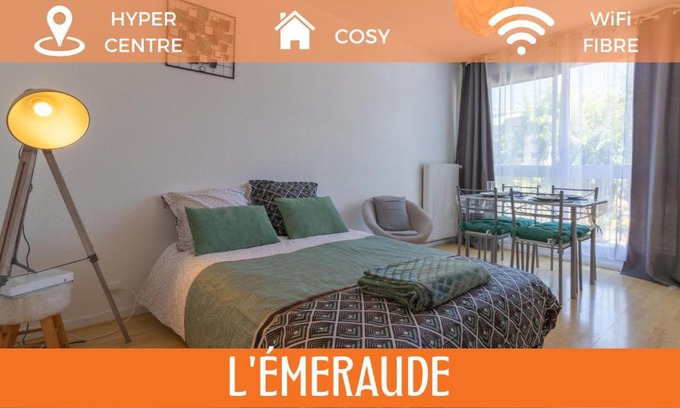 Annemasse Apartment | ZenBNB - L'émeraude - Beautiful Studio Apartment - Near Tram Station for Geneva