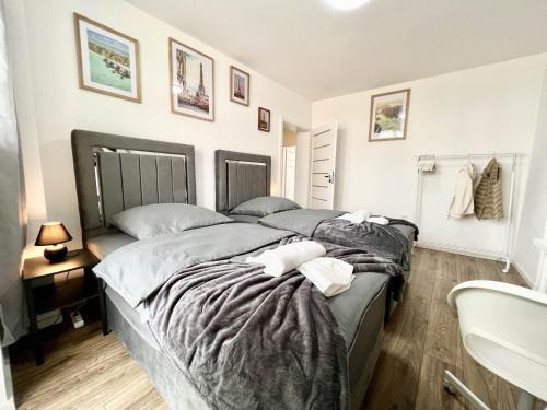 Holsterhausen Apartment | Zentrale City Ferienwohnung Essen 3 Zimmer Balkon Messe