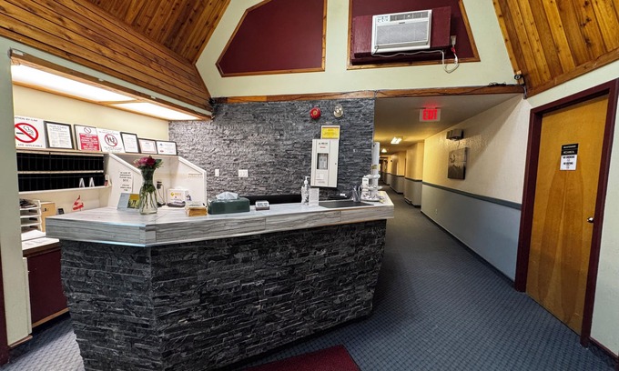 Marathon Hotel | Zero-100 Motor Inn