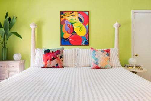 Barton Hills House | Zilker Museum Home w King Bed, Patio Grill- Extended Stays Welcome