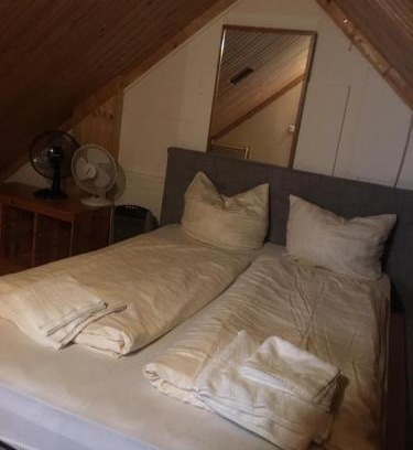 Kaiserslautern Apartment | Zimmer im Dachgeschoss
