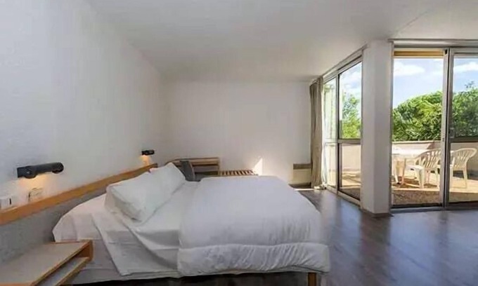 Lagorce Apartment | Zimmer TV