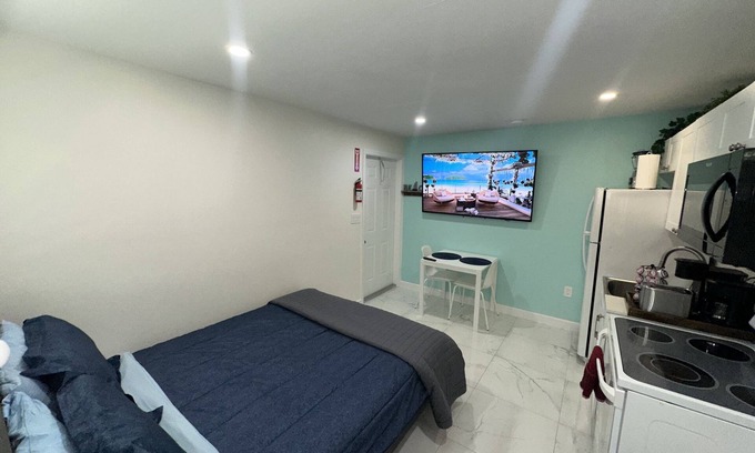 Lake Ridge House | ★ Zin Cozy Studio★5 min to Beach★