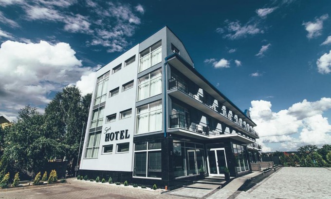 Uzhhorod Hotel | Zinedine Sport-Hotel