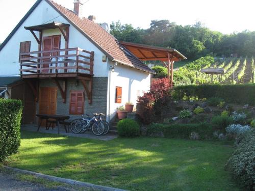 Tihany House | Zoltán Borháza