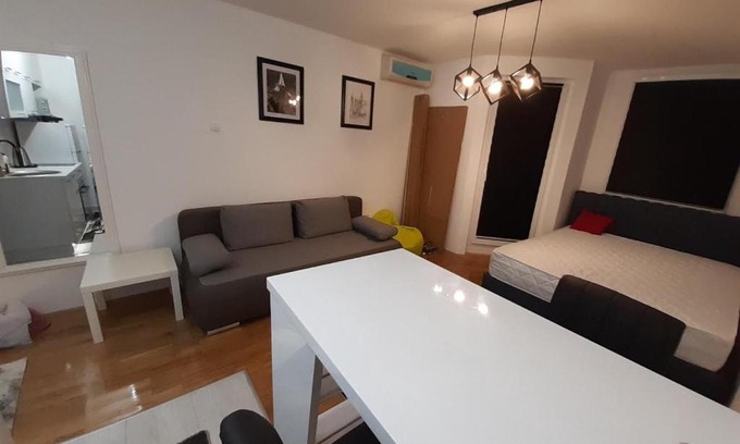 Novi Beograd Apartment | Zorz