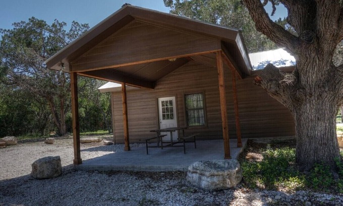 Concan Cabin | Zubers - CA -G Cabin G