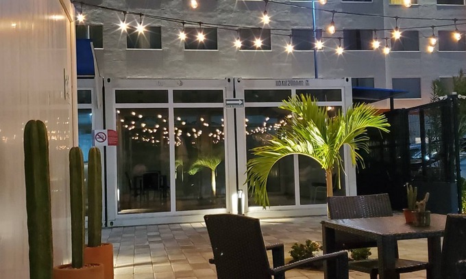 Paraiso Hotel | ZURBAN TRAVELERS