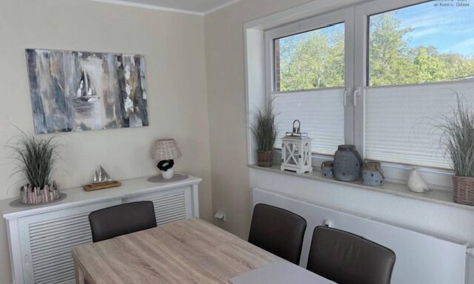 Borkum Apartment | Zwei Separate Schlafzimmer, Große Terrasse und Garten!