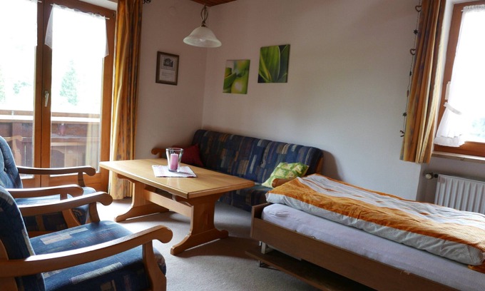 Groissenbach Apartment | Zwei-Zimmer-Ferienwohnung, 54 m², Balkon und separater Küche