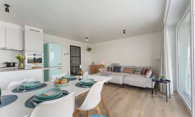 Nieuwpoort Apartment | Zwem & Zen - spacious apartment with outdoor pool