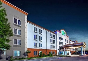 Holiday Inn Express Hotel & Suites Dallas Lewisville, an Ihg Hotel