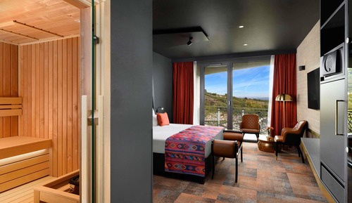 Deluxe Room, 1 King Bed, Sauna