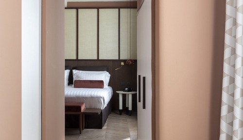 Deluxe Suite, City View