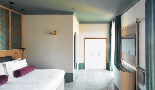 Premium Room, City View