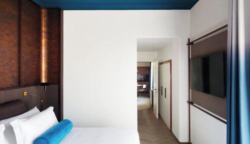 Suite, Garden View