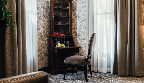 Noir Room