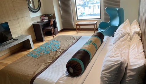 Deluxe King Room
