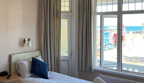 Twin Room, Ensuite, Sea View