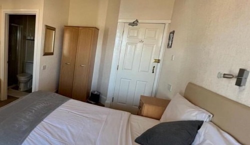 Standard Triple Room, Ensuite