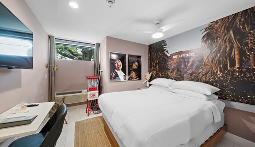 Single Room, 1 Queen Bed