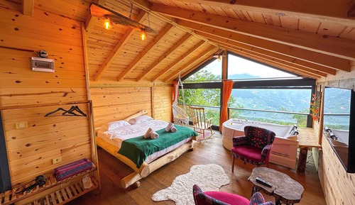 Luxury Bungalow with Jacuzzi-16