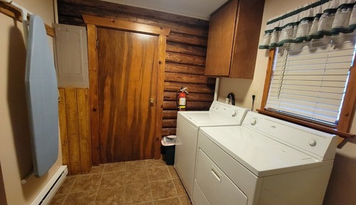 Cozy Rustic Cabin 7