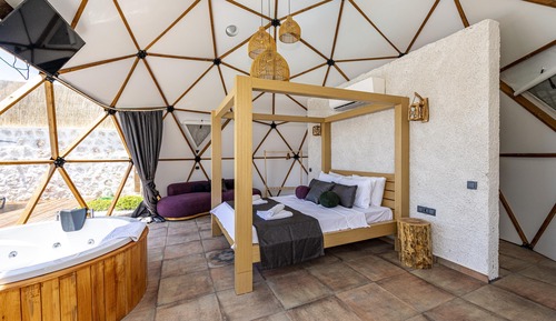 Honeymoon Studio Suite