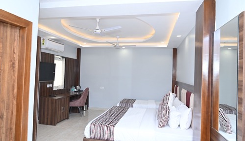 Deluxe Triple Room, Non Smoking, Mountain View