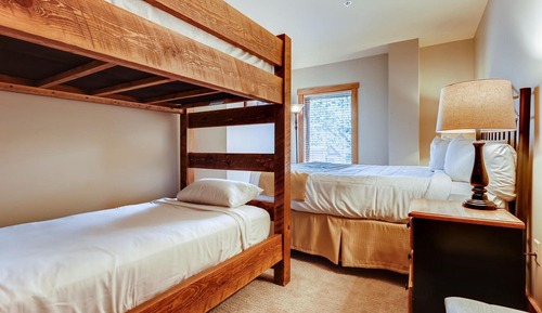 Condo, 2 Bedrooms