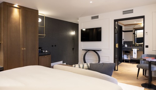 Premier Room