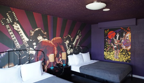 Room 3, 2 Queen Beds