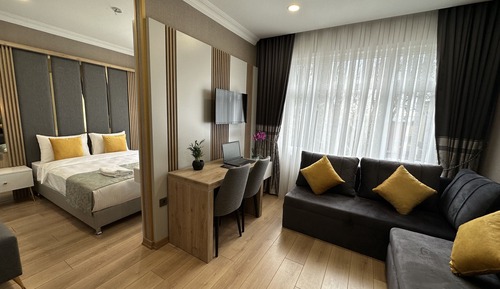 Family Suite with Park View