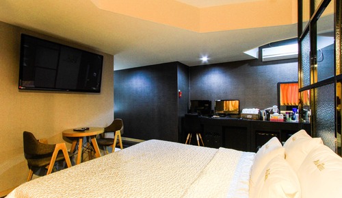 Suite Double Room